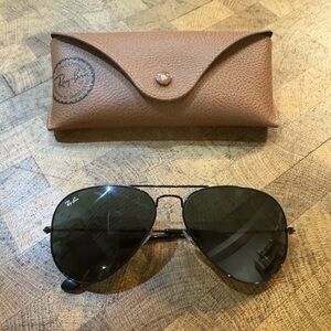 Ray-Ban Classic Aviator Black Sunglasses with Case